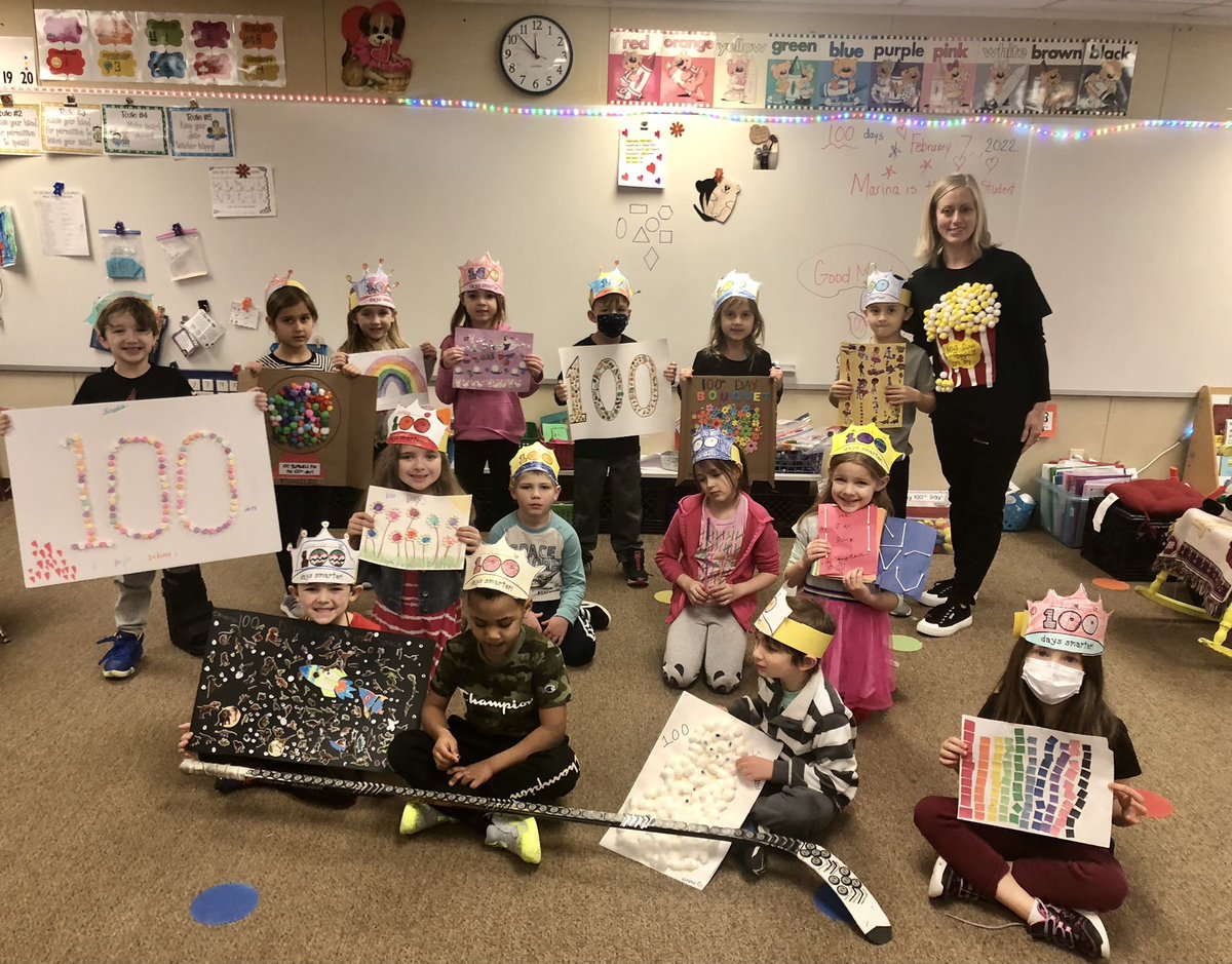 BellflowerCirK's tweet photo. 100 days went popping by in Kindergarten @OnceACard @bellflowerway https://t.co/tvwH09fv9A