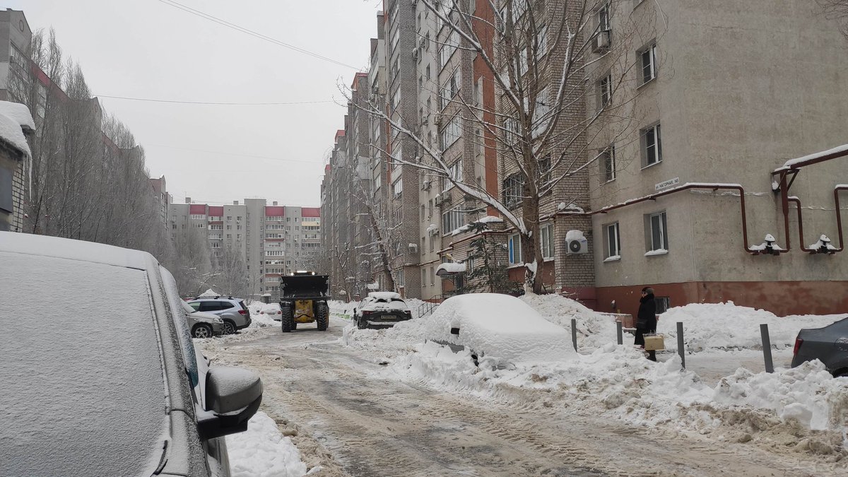 Kir_UM14's tweet photo. Механизированная расчистка территории с вывозом снега. Нагорная, 145. @Rudakov_i_a @ov_safonova @adm_kir63 https://t.co/rR5KYaClpT