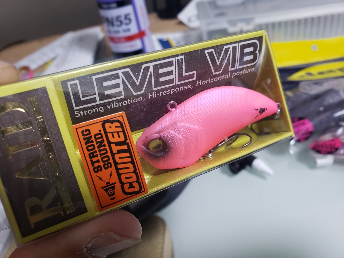 e_san03's tweet photo. そういや買うだけかって使ってない。
カラー名がrungun pink。
どっかのタイミングでつかってみるか…。
(で、どこに直したか忘れちゃうんだよねーwww)
#福岡バス釣り
#クリーク
#RAID
#levelvib
#レベルバイブ https://t.co/IAz4MbrStq