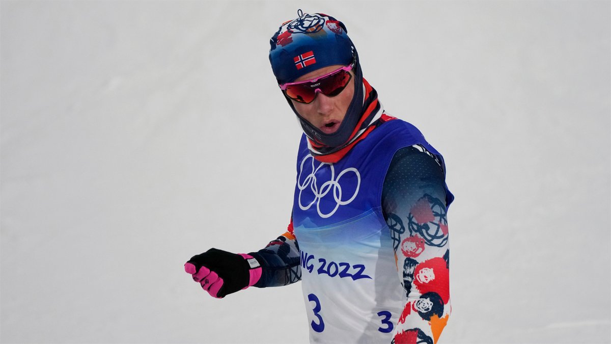 александр большунов олимпиада 2022. александр александрович большунов лыжники россии. денис спицов серебро на олимпиаде. скиатлон олимпийские игры 2022. александр александрович большунов пекин 2022.