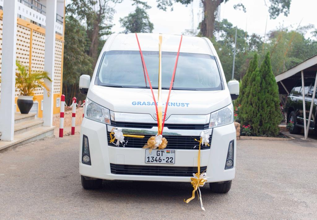 President_OB's tweet photo. Yesterday, I was present at the meeting with the Vice Chancellor and KNUST General Management on the UTAG strike . 
The meeting also featured the presentation of the GRASAG-KNUST Bus. 
Great work by the Leadership!
#WeServeBecauseWeCare
#KNUST https://t.co/lslgF7lBWC