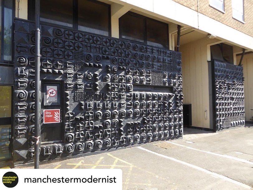 modernistmag's tweet photo. This weeks #ChapterChat is off to @modernistsoc for some #MitziCunliffe public art.
You can buy our 📚 Mitzi Cunliffe—An #American in #Manchester here 👇🏾
https://t.co/CtM5pgW0c7 https://t.co/jDGiqlPiYq