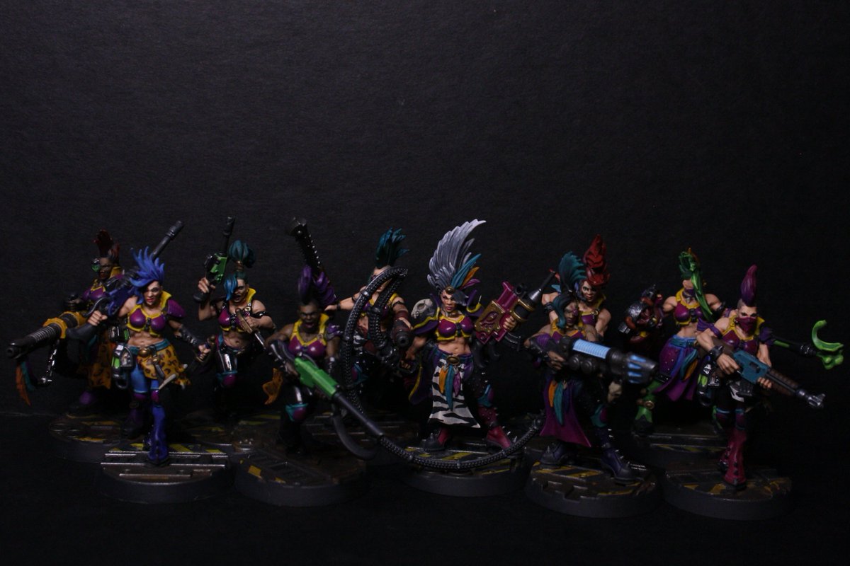 JakeTheShake3's tweet photo. Escher gang I finished at the end of last year.

#necromunda #escher #warhammer #Warhammer40k  #warhammercommunity #warhammerpainting #gamesworkshop #miniaturepainting #paintingwarhammer #underhive https://t.co/1SGeAfBa19