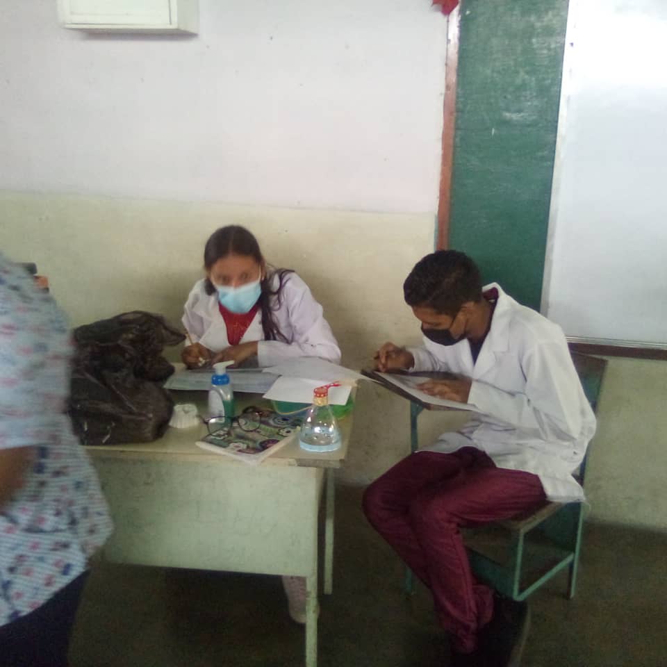 Uesimonr28's tweet photo. Gran jornada de vacunación a nuestros estudiantes. https://t.co/wYWnI9plOl