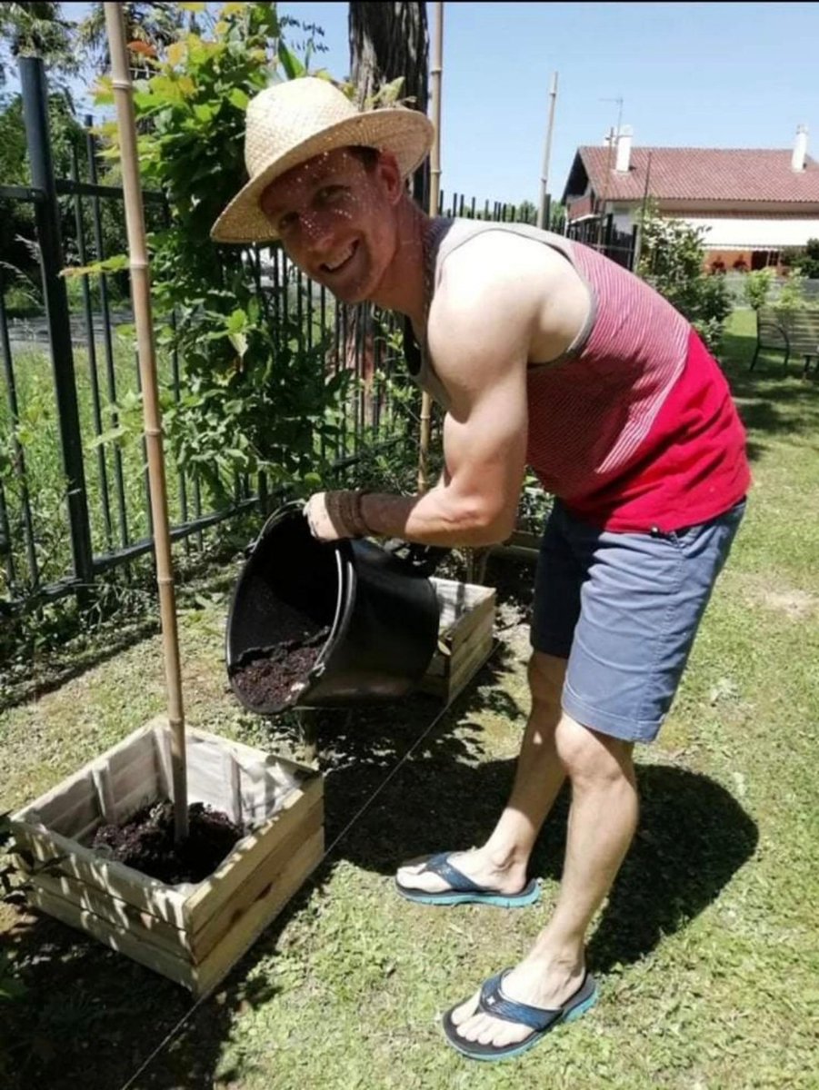 Portrait de Romain - Potapote
Bonjour les jardiniers, 
Voici le portrait de Romain 
petit-potager.com/plus/potapotes…
Merci à Romain pour son partage.
Bon mercredi à tout le monde !
Cyril