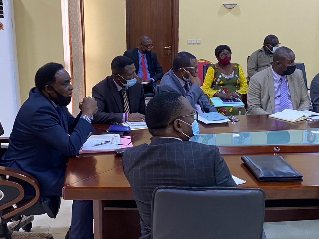 OR_Info_Rdc's tweet photo. Dans le cadre d’une mission officielle de contrôle de gestion des Établissements Publics, le Directeur Général de #Office_des_Routes #DG_Herman_MUTIMA a par projection vidéo, procéder ce jour à la présentation globale de l’Établissement, avant d’installer les Inspecteurs de l’IGF https://t.co/DSjSJK3Vg7