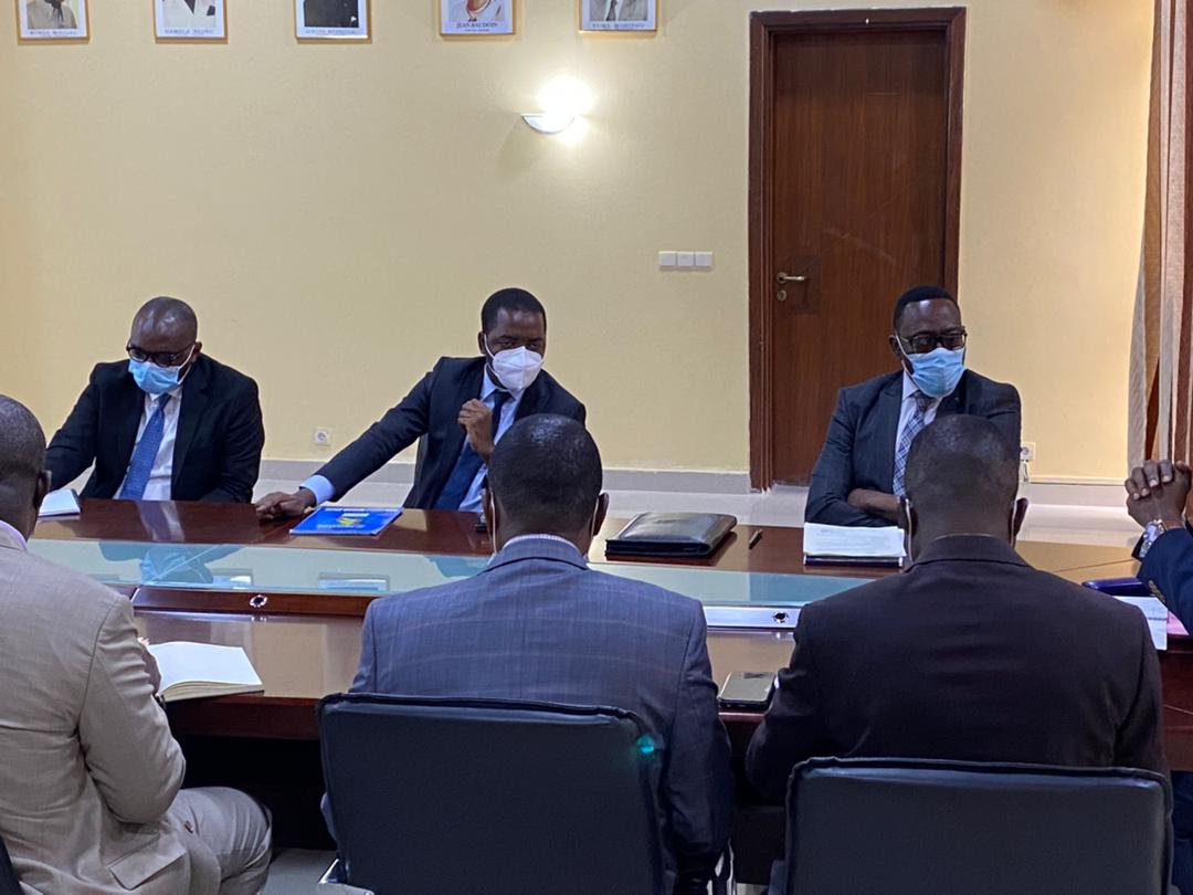 OR_Info_Rdc's tweet photo. Dans le cadre d’une mission officielle de contrôle de gestion des Établissements Publics, le Directeur Général de #Office_des_Routes #DG_Herman_MUTIMA a par projection vidéo, procéder ce jour à la présentation globale de l’Établissement, avant d’installer les Inspecteurs de l’IGF https://t.co/DSjSJK3Vg7