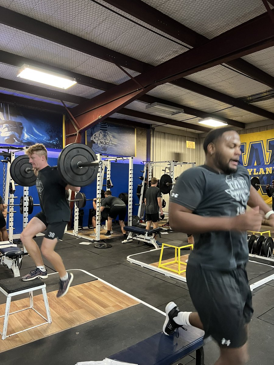 WBUFootball's tweet photo. 🤐⚙️🏆 https://t.co/lv9cAWFonz