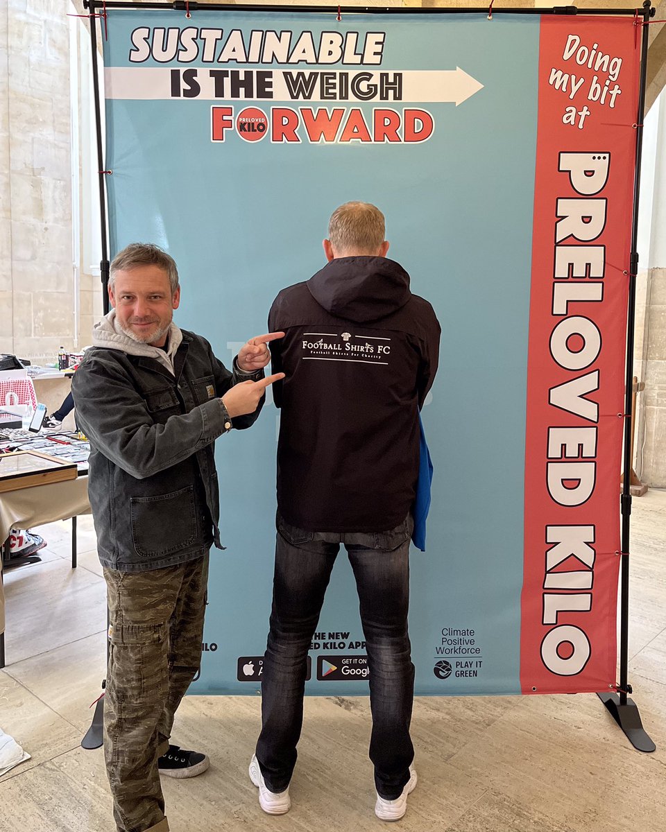 It was an absolute pleasure to meet the lovely Wayne &amp; Amanda at the weekend. Thanks for taking so much time to chat and we’ll hopefully see you soon!
#prelovedkilo #Guildford
#SheffieldIsSuper
#EveryShirtHasAStory
💙🤍 💙❤️ 💛