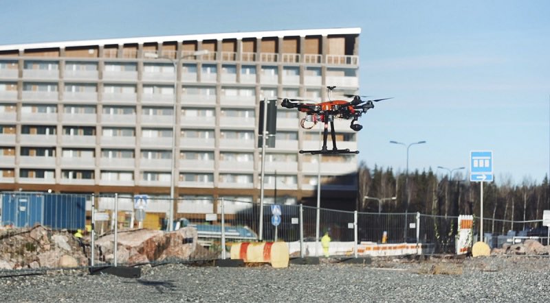 Traffic counting is used to support infrastructure planning and reducing carbon emissions in the city. <a href="/ElisaOyj/">Elisa</a> and <a href="/ForumVirium/">ForumViriumHelsinki</a> tested, how #5G, #AI and remote-controlled drones make traffic counting more agile and affordable. #Elisa5G
