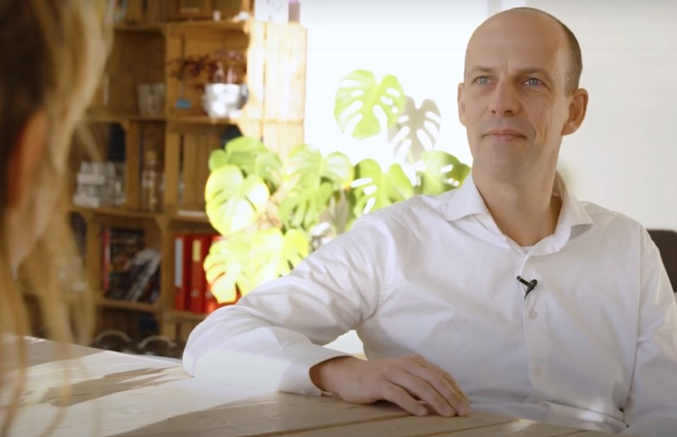 Waarom is #opensource al een vanzelfsprekendheid voor veel organisaties? En in hoeverre moet de overheid open source gaan gebruiken? Meer hierover in de tweede #MOOC van "Open source: van ambitie naar realiteit." van <a href="/omoocs/">OMOOC</a>. Vanaf vandaag online! 
omooc.nl/inzicht/open-s…