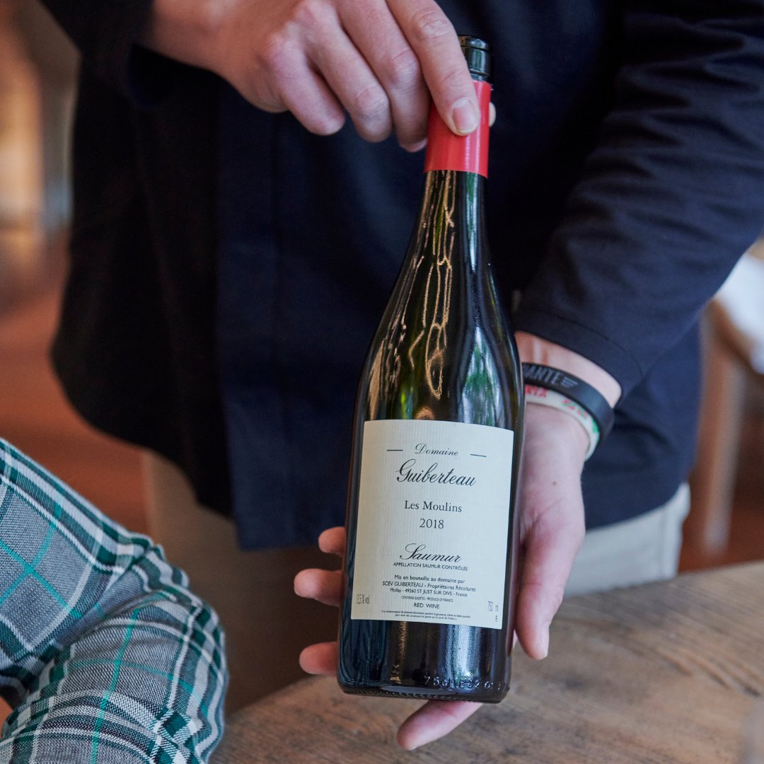 berriawinebar's tweet photo. 🇫🇷 🍷 Descubre el cuvée de Saumur blanco elaborado con uvas de Cabernet Franc, fermentado con raspón, por Domaine Guiberteau.
Acértate a tu wine bar predilecto y descubre las maravillas de esta Maison.
#cuvee #cabernetfranc #domaineguiberteau #saumur #guiberteau https://t.co/pPTrWGQ6OL