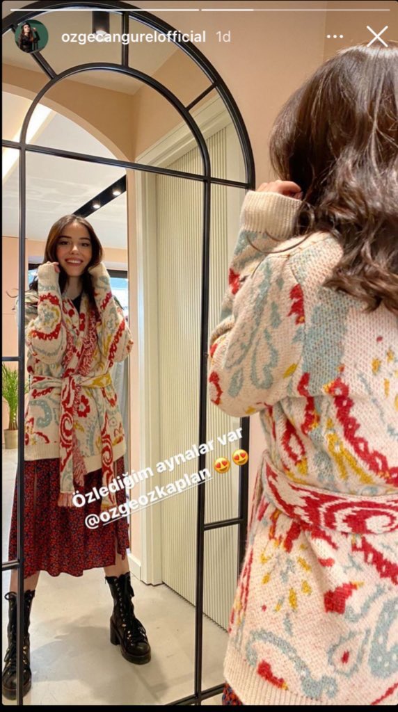 nrhytersn's tweet photo. Bizim de özlediğimiz minik bir kuş var 😍 @ozgecangurel #ÖzgeGürel https://t.co/tgDRGhUPET