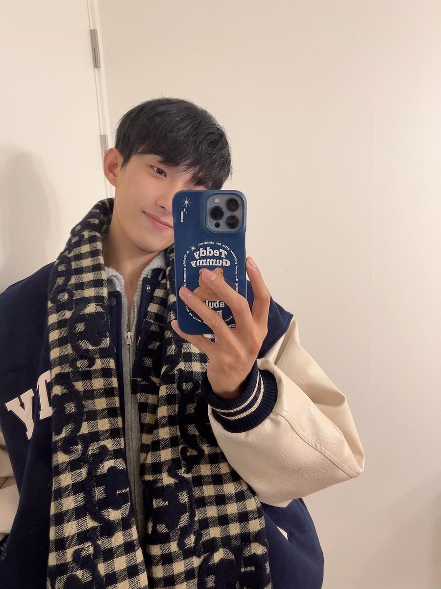dkluvuu's tweet photo. 가로수길 #도겸이도_도아할_맛집 추천해 주실 분 계실까요오💕 https://t.co/hZNiaUm6SL