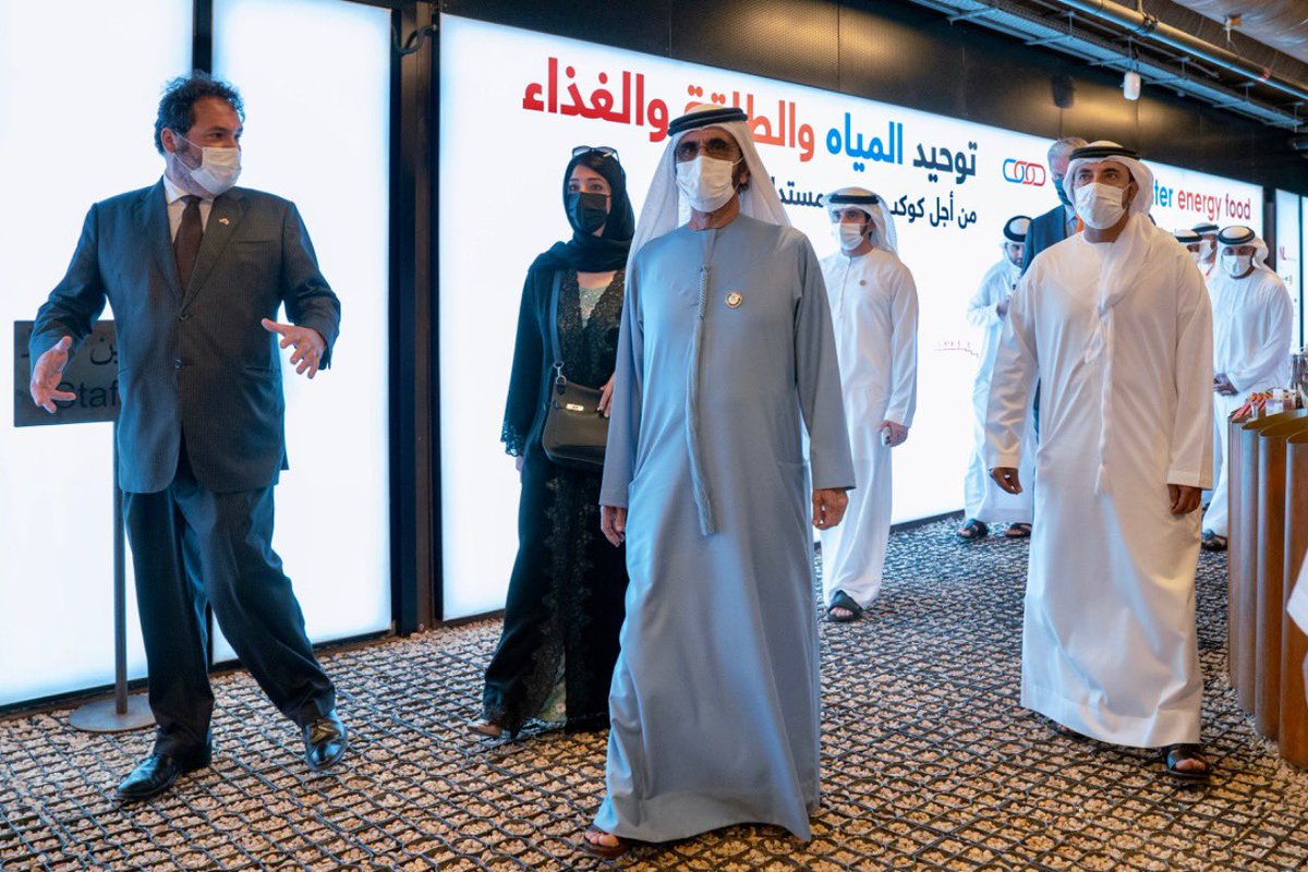 HHShkMohd's tweet photo. التقيت اليوم رئيس وزراء موزمبيق في جناحهم في إكسبو دبي ٢٠٢٠ وناقشنا تطوير علاقاتنا معهم .. كما زرت الجناح الهولندي أيضا الذي تم بناء ٩٥٪ منه من مواد معاد تدويرها .. إكسبو دبي رحلة عالمية ممتعة .. ولقاءات دبلوماسية ستمتد تأثيراتها لسنوات قادمة بإذن الله https://t.co/1o2KDPw1yz