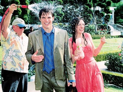 romcomarchive's tweet photo. chris pine and anne hathaway on the set of ‘the princess diaries 2: royal engagement’ (2004) https://t.co/0a8Jy1J5W7