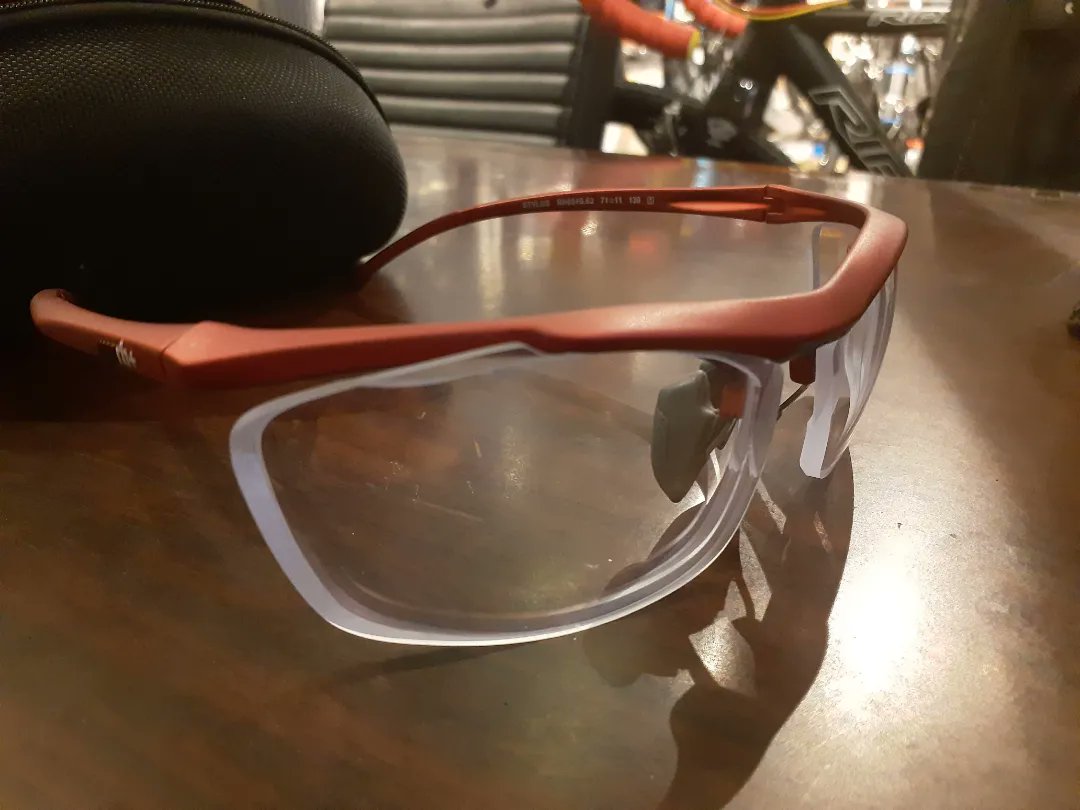 yokoccini's tweet photo. 以前から使おう&取り扱おうと思っていたrh+サングラス🕶️
度付きで造ってもらいました😎
クリアに微かなゴールドミラー✴️
抜群のフィット感とnxtレンズの見やすさで、裸眼で目が良くなったと錯覚するようなクリアな視界と広さ👀
もっと早く作ればよかった😅
#rhplus
#rh
#度付きサングラス https://t.co/VLtJSiU4Qw