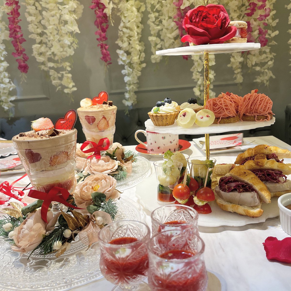 arina_8313's tweet photo. 初のアフタヌーンティー🍓🥂
とにかく全部が可愛くて美味しくて本当に幸せだった！
女の子って楽しいって改めて思った1日☺️💭
また行きたいな〜！ https://t.co/p9BU5y8khO