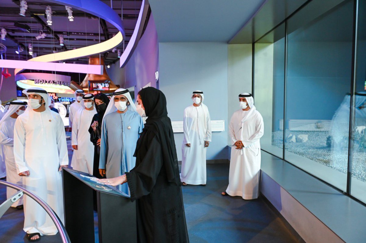 HHShkMohd's tweet photo. كما زرت اليوم جناح الاستدامة في إكسبو دبي الذي يغطيه ٤٩٠٠ لوح شمسي ويضم ١٨ شجرة من أشجار الطاقة تولد كهرباء تكفي لشحن ٩٠٠ ألف هاتف متحرك .. أفكار مستدامة نراها اليوم معروضة في إكسبو… وسنراها غداً واقعاً حقيقياً في مدن المستقبل https://t.co/BzGpAA0rRc