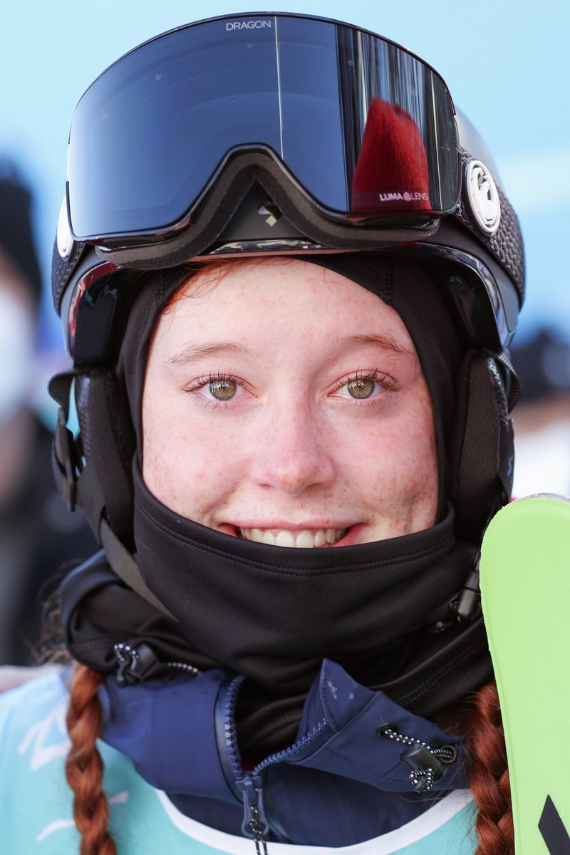 TeamGB's tweet photo. 17 years old. Olympic debut. 5th place finish.  

A smiling superstar 😃

#TeamGB | #Beijing2022 https://t.co/TsGUbfGhVV