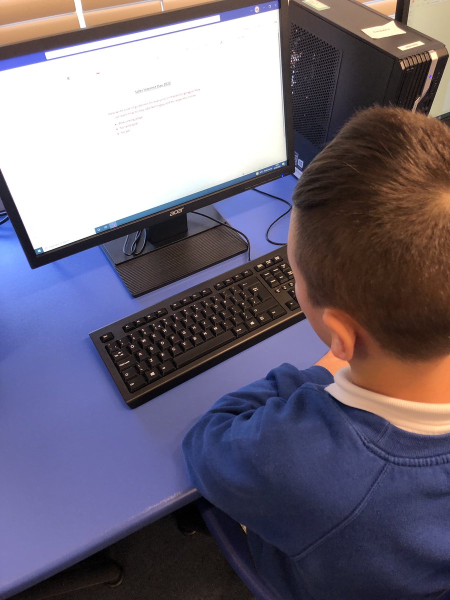 MissAndersonRPS's tweet photo. Today is #SaferInternetDay and Y3 @RedesdalePrim have been thinking of ways to play games safely online and what to do if something worries them. #RedesdaleComputing #OnlineSafety @safeinternetday https://t.co/ZRl6l1XorC
