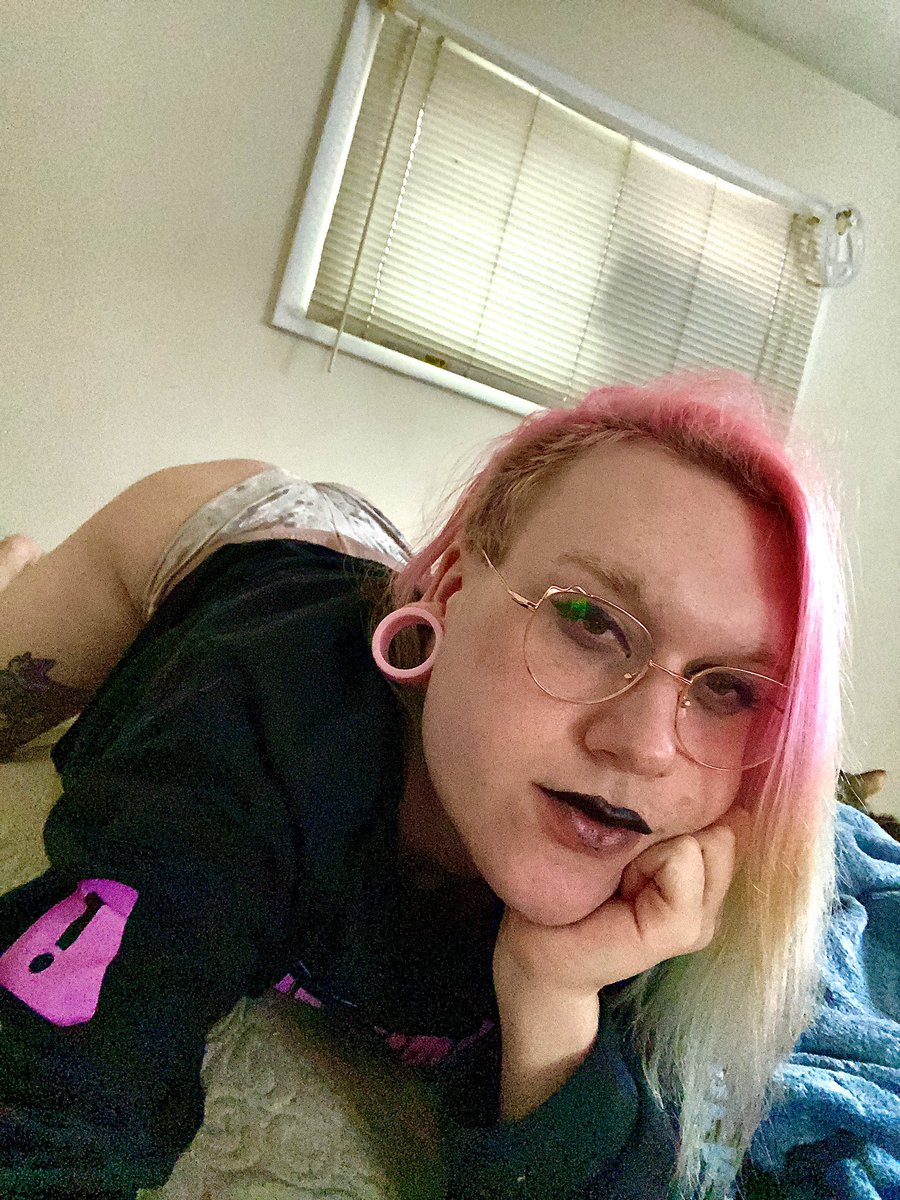 AngelRaeK47's tweet photo. ☀️ good morning babe 😘 
-
#Nsfwtwt #nsfwtwtﾟ #SellingContent #buyingcontent #sellingcustoms #buyingcustoms #onlyfans https://t.co/Wl4aVHS6Qv