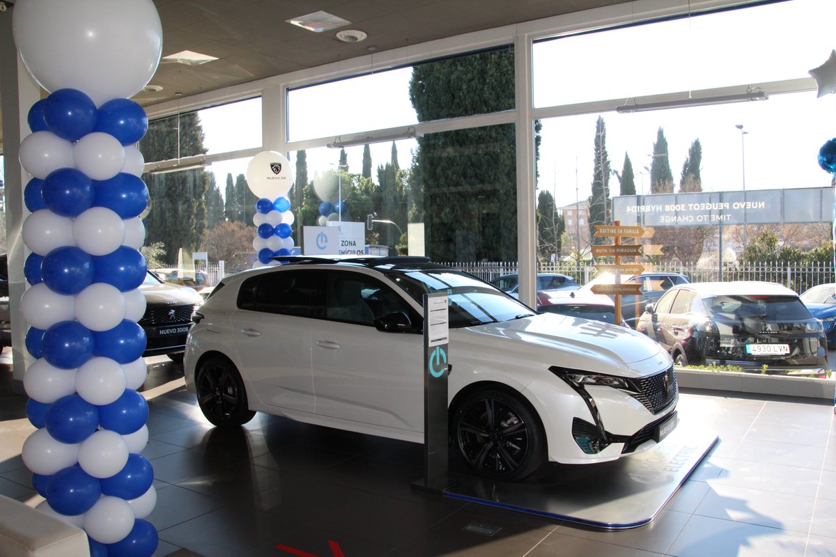 ARallyeAlcala's tweet photo. Ya estamos en la jornada de puertas abiertas😍 prueba el #Nuevo Peugeot 308 Híbrido, Gasolina o Diésel.
#308Hybrid #Nuevo308 #AutoRallye #PluglHybrid https://t.co/86ZmoesnFJ