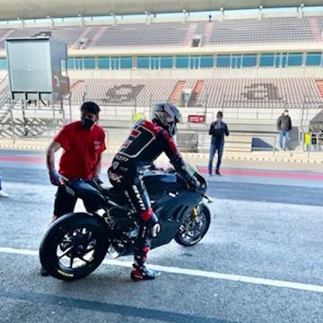 RideDunlop's tweet photo. First pic of @petrux9 on the @hsbkracing Ducati World SuperBike test in Portimao Portugal on Dunlop @motoamerica spec tires!
#RideDunlop #OfficialTire #Ducati #SpyPhoto #MotoAmerica https://t.co/ukMBMAvUlk