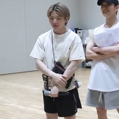 hozi015's tweet photo. woozi parang makikipaglaro lang ng pogs https://t.co/0kEvVjKjsD