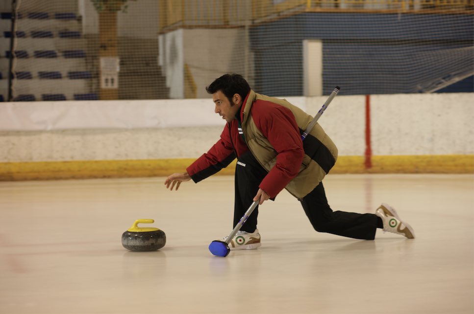edoardoleo's tweet photo. Era già tutto previsto. #curling #lamossadelpinguino https://t.co/ENvjhSV0Ma