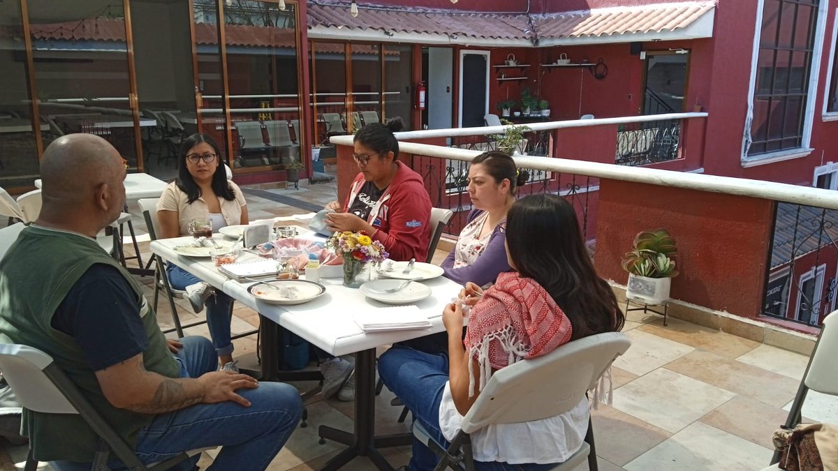 Planeando y compartiendo de cara a este nuevo año. <a href="/Chicome_/">Colectivo Chicome #CompartiendoSaberes</a> #CompartiendoSaberes 🌱❤️🙂