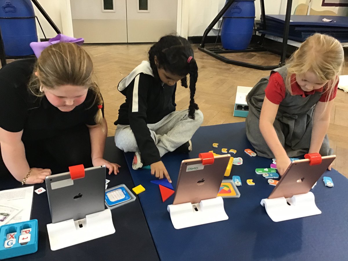 Maker_Futures's tweet photo. Female #programmers of the future at the #MakerFutures workshop ⁦@MakerEdUK⁩ #coding ⁦@PlayOsmo⁩ #BritishScienceWeek ⁦@SheffieldCU⁩ #Makervan ⁦@EducationSheff⁩ https://t.co/rhLkZW5RIU