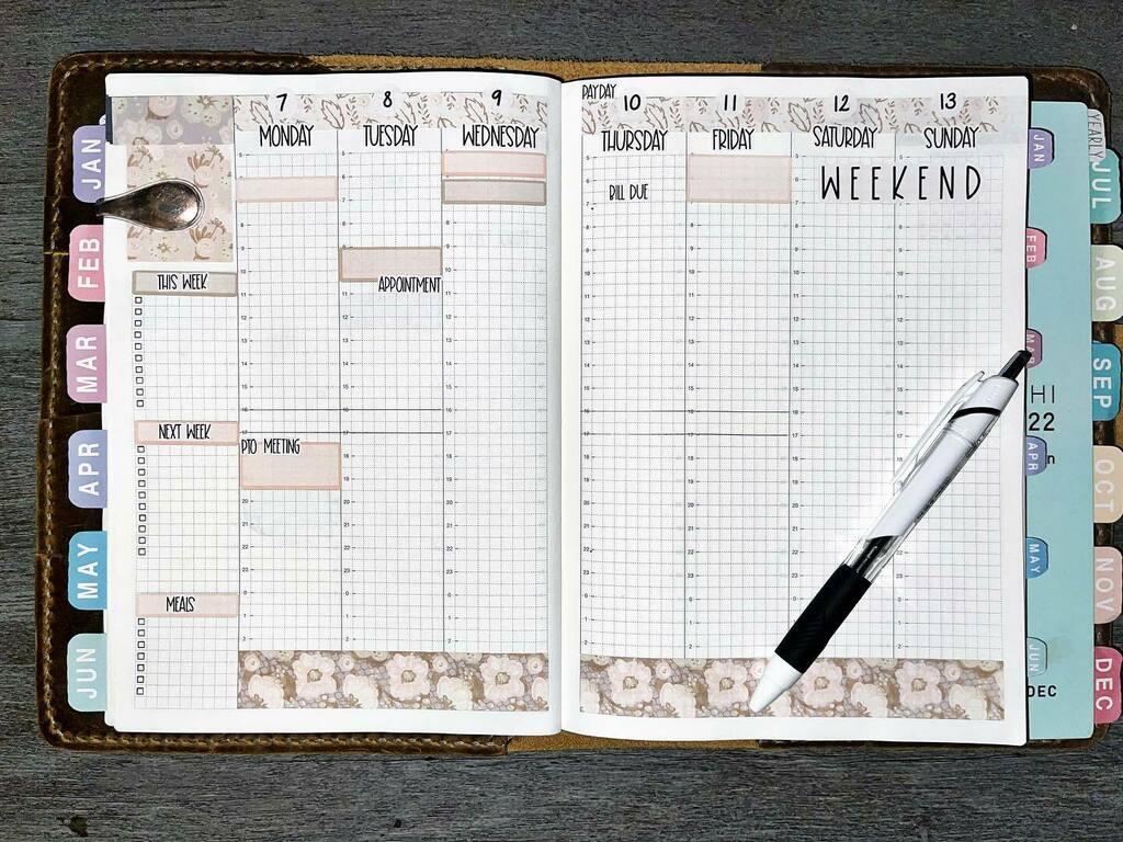 StephTxPlans's tweet photo. This week before the pen!

•
•
#plannercommunity #planners #plannerd #plannergirl #planyourlife #planwithme #planneraddict #planner #plannerlife #plannergeek #plannerstickers  #westtxplanningsociety  #westtexasplanningsociety #plannerwild #pgw #plann… https://t.co/ddXSt1WVWl https://t.co/WTwY8CQnqt