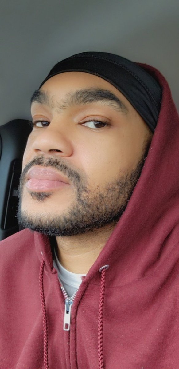 UncTweezy2u's tweet photo. I was feeling myself yesterday... i need a weed wacker for these brows tho. Geeesh!! #unibrow #thickbrows https://t.co/nz5NM8uq6y