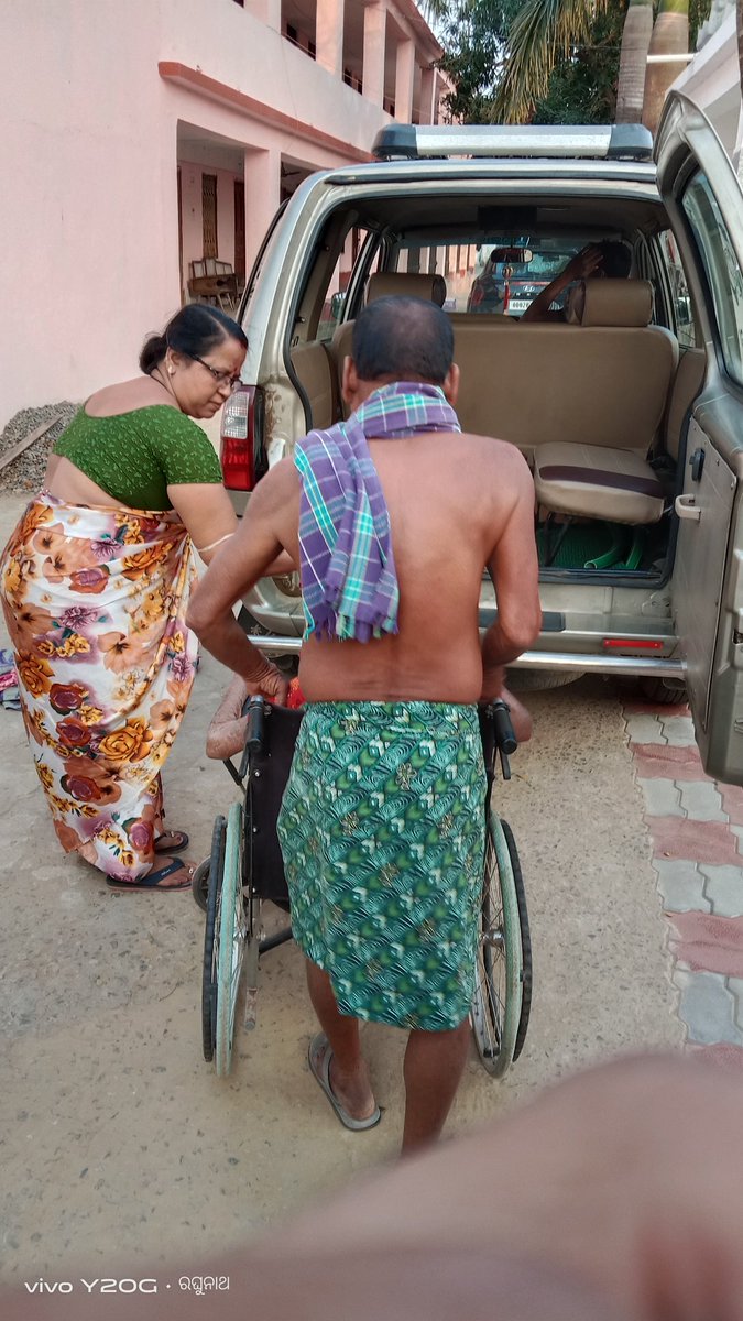 RaghunathPand18's tweet image. ହୃଦୟରୁ ଧନ୍ୟବାଦ ସମସ୍ତ ସହଯୋଗୀଙ୍କୁ, କୋଣାର୍କ ପୋଲିସ ଓ EMT Rockers ପରିବାରର ସହାୟତାରେ କୋଣାର୍କ ପ୍ରାଥମିକ ଡାକ୍ତରଖାନା ପାଖରେ ଅସହାୟ ଅବସ୍ଥାରେ ପଡିଥିବା ବୃଦ୍ଧାଙ୍କୁ ଉଦ୍ଧାର କରି ମେଡ଼ିକାଲ ଚେକଅପ କରି ନିମାପଡ଼ାର ପତିତପାବନ ସେବାଶ୍ରମରେ ରଖିଲୁ 🙏🙏🙏