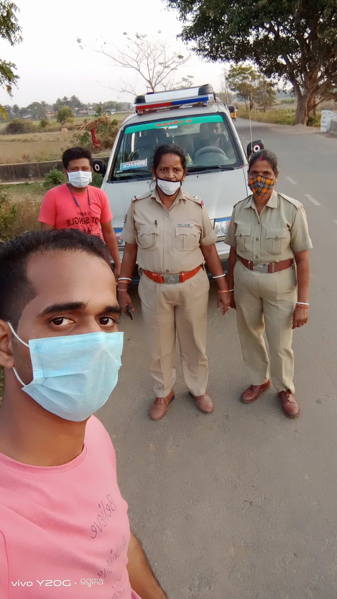 RaghunathPand18's tweet image. ହୃଦୟରୁ ଧନ୍ୟବାଦ ସମସ୍ତ ସହଯୋଗୀଙ୍କୁ, କୋଣାର୍କ ପୋଲିସ ଓ EMT Rockers ପରିବାରର ସହାୟତାରେ କୋଣାର୍କ ପ୍ରାଥମିକ ଡାକ୍ତରଖାନା ପାଖରେ ଅସହାୟ ଅବସ୍ଥାରେ ପଡିଥିବା ବୃଦ୍ଧାଙ୍କୁ ଉଦ୍ଧାର କରି ମେଡ଼ିକାଲ ଚେକଅପ କରି ନିମାପଡ଼ାର ପତିତପାବନ ସେବାଶ୍ରମରେ ରଖିଲୁ 🙏🙏🙏