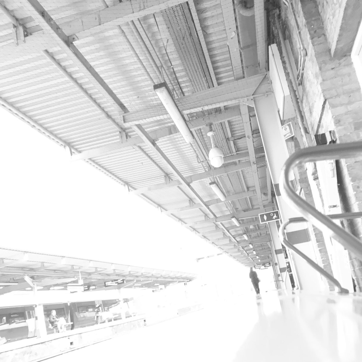 HeIsMaddz's tweet photo. Another day and another #StationPhotograph
Not so busy now.
#UrbanPhotography #StationLife #BlackAndWhitePhotography #UK #Kent #PlatformPic https://t.co/OMubvZ4Fav