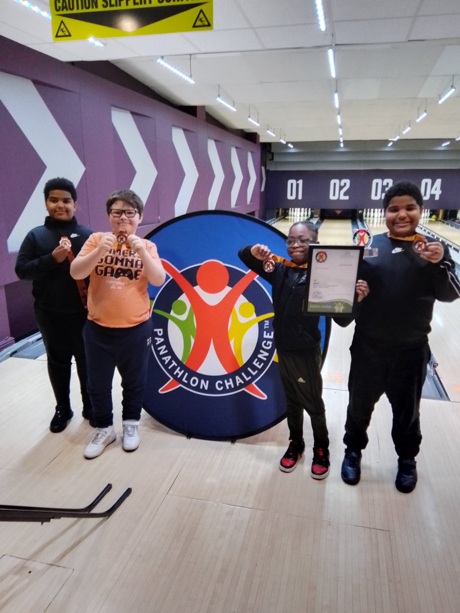 Dompanathlon1's tweet photo. Great fun at the West London Ten Pin Final. Congrats to 🥇@hewensprimary 🥈St Anselms 🥉@little_ealing @FHSSchoolSport @WillowTreeSSP @SHSSNawards @Panathlon @sjpwealth https://t.co/4gWu0SGZHg