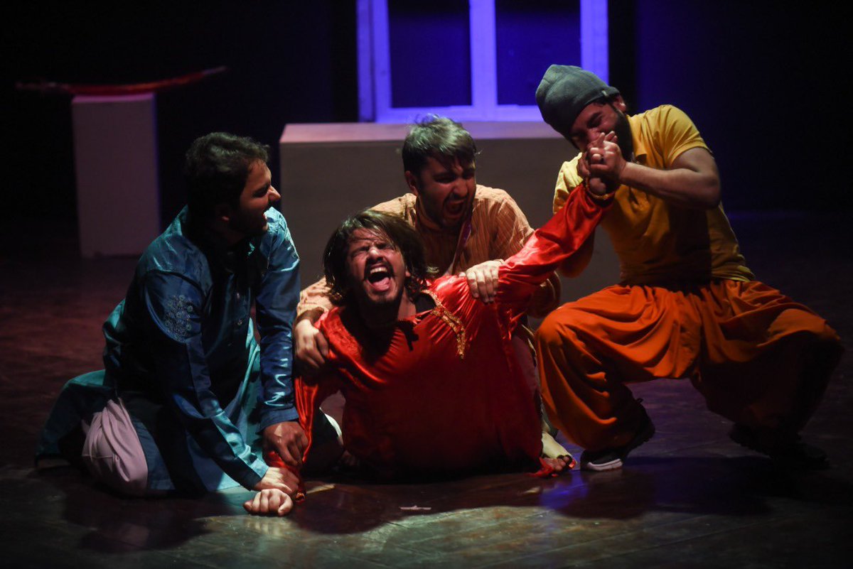 AlhamraLAC's tweet photo. The #AzadTheatre staged comedy play Deewana Bakar-e-Khaish Hushyaar at the #Alhamra on the last day of the #24thAlhamra Theater Festival on Sunday. A number of people came to see the last performance of the festival. The one-act play was written by #RafiPeer in early 60s. https://t.co/WPsj7zXwpG
