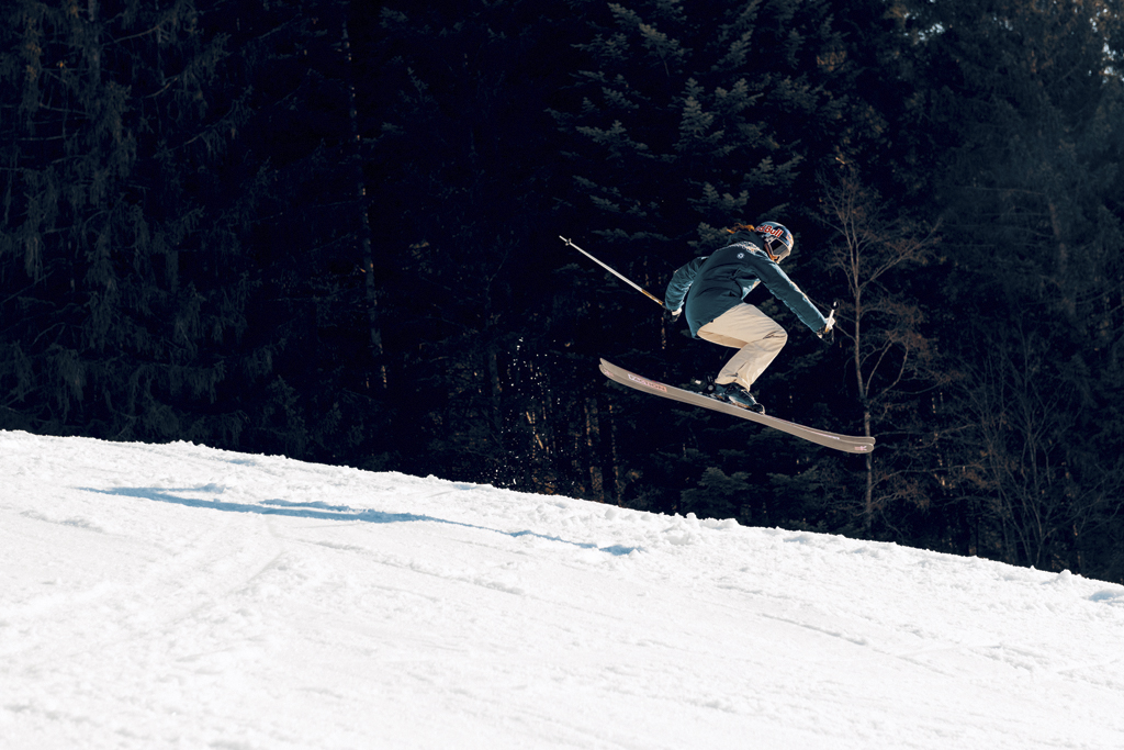 Veronique_Kanel's tweet photo. Mais qui est #MathildeGremaud médaillée de #bronze en #BigAir #FreestyleSkiing aux #BeijingWinterOlympics2022 ? C'est notre reine des airs, orginaire de #LaBerra @fribourgregion: https://t.co/vaCb84Qu9x @MySwitzerland_f https://t.co/nLwBgHsPTR
