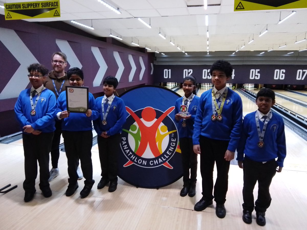 Dompanathlon1's tweet photo. Great fun at the West London Ten Pin Final. Congrats to 🥇@hewensprimary 🥈St Anselms 🥉@little_ealing @FHSSchoolSport @WillowTreeSSP @SHSSNawards @Panathlon @sjpwealth https://t.co/4gWu0SGZHg