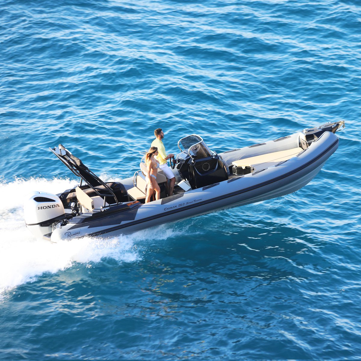 raninternationa's tweet photo. CAYMAN 26.0 Sport Touring

#cayman260sporttouring
#ranieriinternational #boatsdivision #inflatableboatsdivision #boatandinflatableboats #new2022 #newmodel2022 #madeinitaly #italianlifestyle #inspiredtoperfection #sea #summer #holidays #family #story #italia #italy https://t.co/HltEAHdD4e