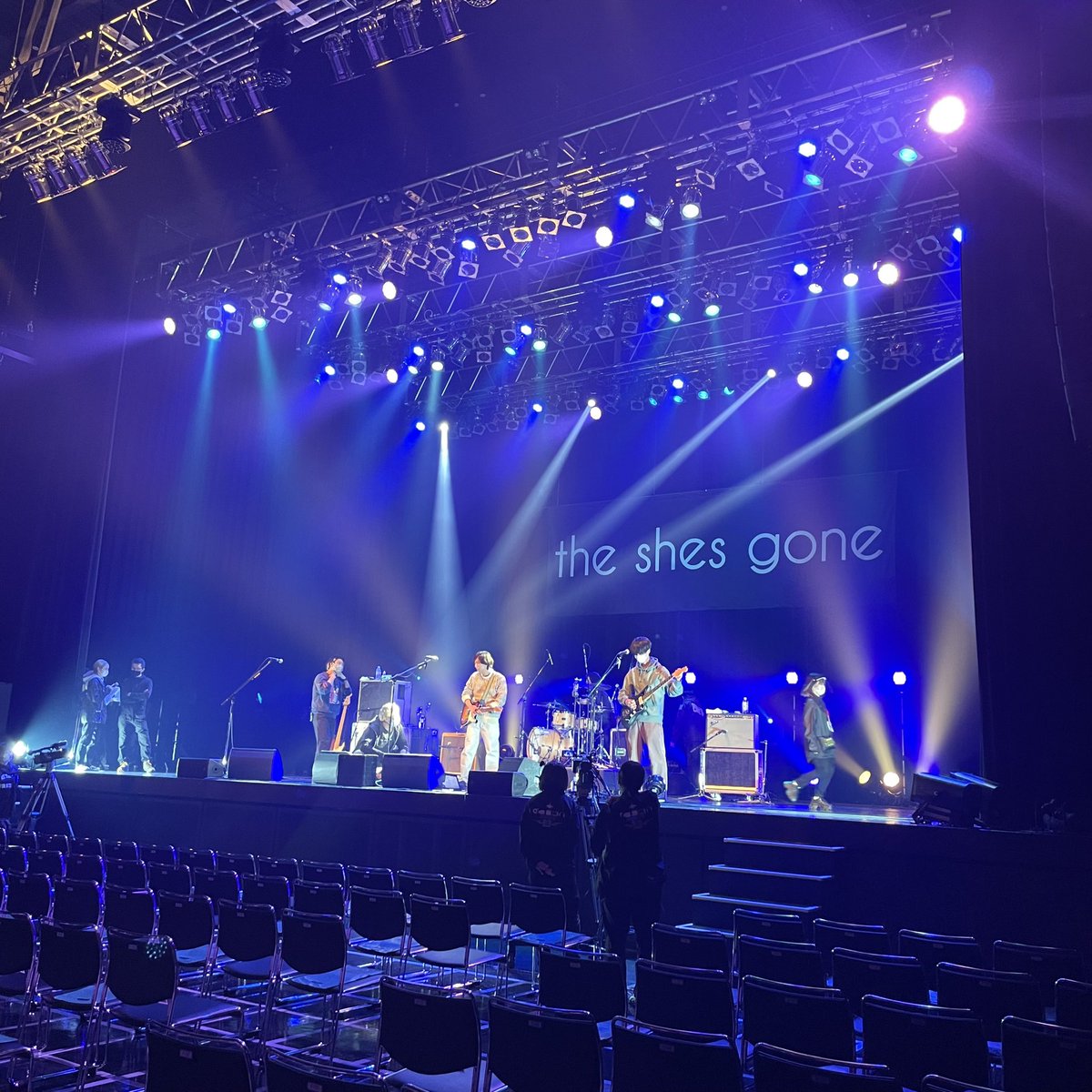concertf225's tweet photo. 【オフショット公開📷⚡】 
『the shes gone』さんリハーサルの様子です！  
本番もよろしくお願いします❗
#日本工学院 #八王子 #専門学校  #neec #HACHION2022 #theshesgone #reGretGirl #KTZeppYokohama #KTZepp https://t.co/1eItQED5MC