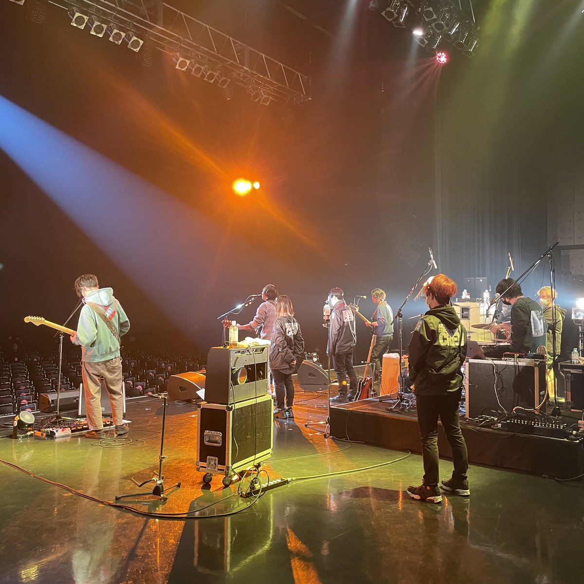 concertf225's tweet photo. 【オフショット公開📷⚡】 
『the shes gone』さんリハーサルの様子です！  
本番もよろしくお願いします❗
#日本工学院 #八王子 #専門学校  #neec #HACHION2022 #theshesgone #reGretGirl #KTZeppYokohama #KTZepp https://t.co/1eItQED5MC