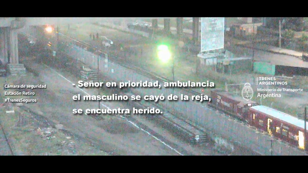 Fede_htuszko22's tweet photo. ROBABA CABLES, FUE VISTO POR LAS CÁMARAS DE SEGURIDAD DE TRENES ARGENTINOS, QUISO ESCAPAR PERO CAYÓ DE UNA REJA Y TERMINÓ DETENIDO 
👉 Estación Retiro Mitre
#TrenesSeguros
@GPySI_ 
@EduardoFeijoo 
@NicoVecchi 
@carrascomkaren 
@fernandocanumil 
@MartinMarinucci 
@paom71 https://t.co/q68JDVh1eZ