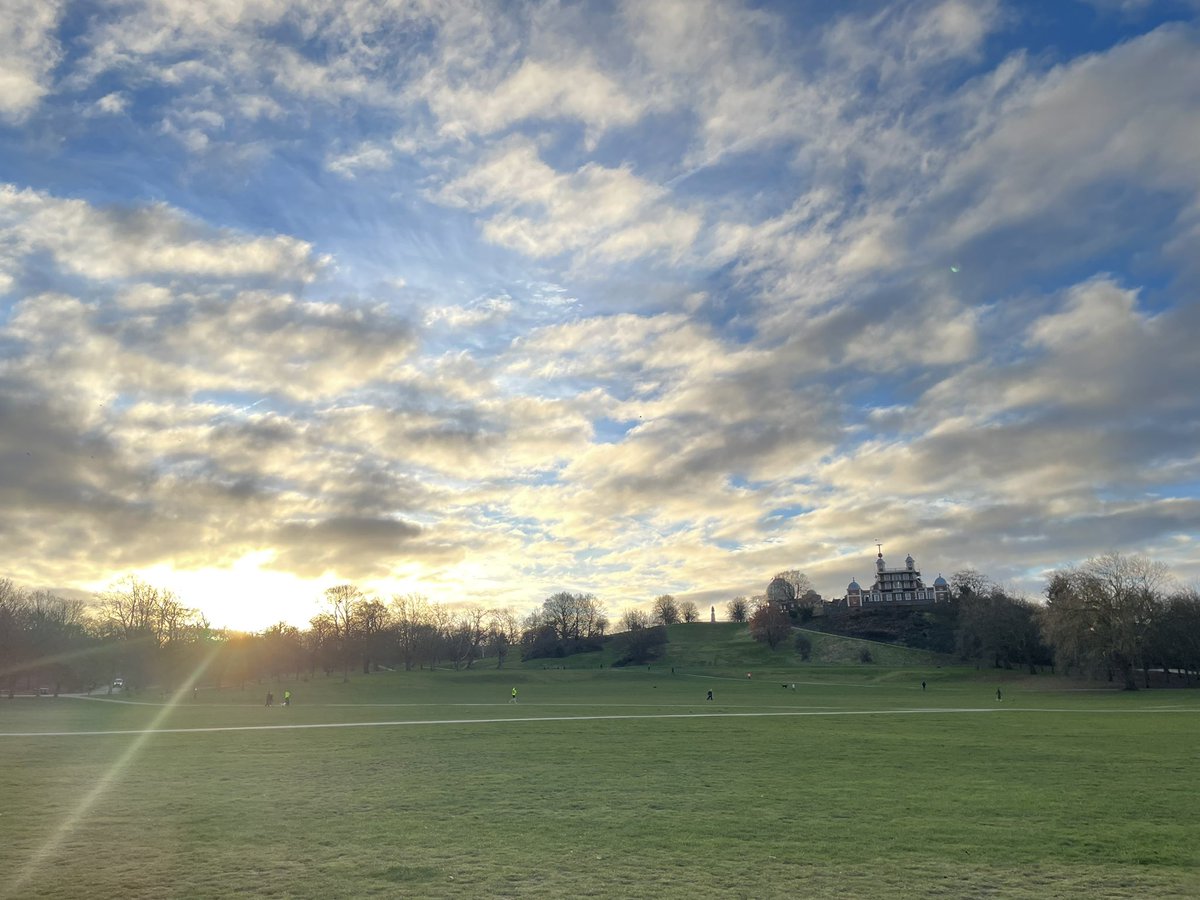 GreenwichSLT's tweet photo. Morning miles before a team meeting ☀️ #balancelifestyle #morningmiles @OxleasNHS @Royal_Greenwich https://t.co/8WerLXAGQC