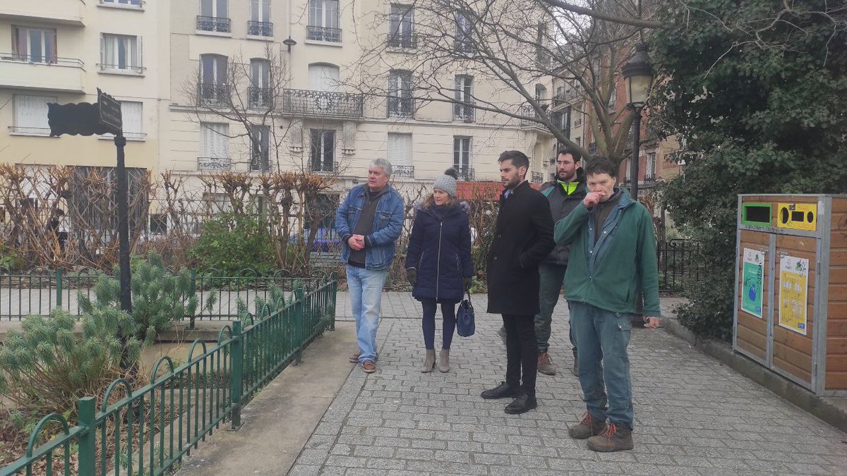 sylvain_indjic's tweet photo. Fin de ma tournée des ateliers de la DEVE 20e. Toujours un plaisir d'échanger avec les jardinières et jardiniers pour mesurer l'impact direct de nos politiques sur leur travail quotidien et pour recueillir leurs avis sur les futurs aménagements dans nos parcs ! https://t.co/AY9GPvwK0R