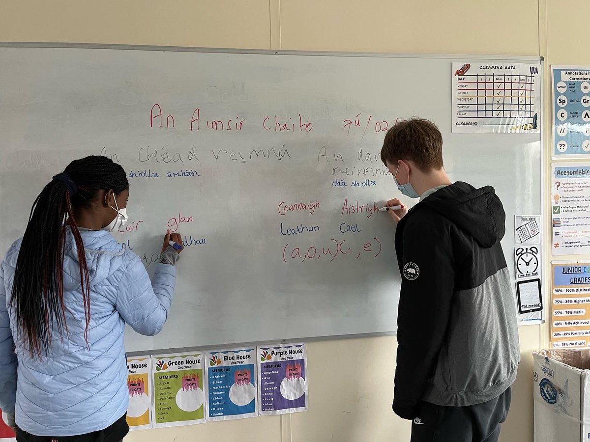 galwayetss's tweet photo. Second year Irish students peer teaching the Aimsir Chaite ahead of Assessment Week next week 🍀 https://t.co/pxdU8uNQjP