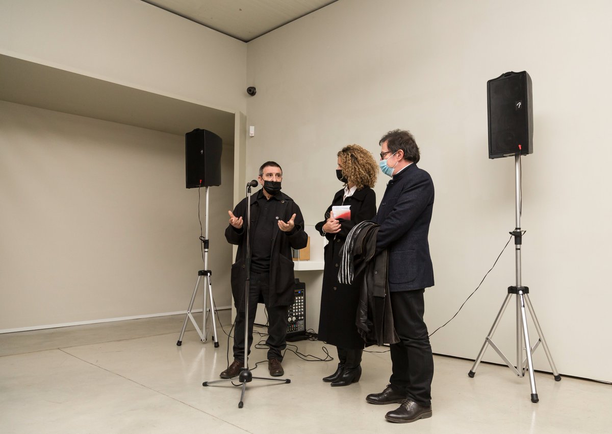 vilacasas's tweet photo. 💥Ahir al vespre vam inaugurar #Foradecamp d'#IsidreManils al #MuseuCanFramis, comissariada per @NataliaChocarro. Moltes gràcies a tothom per assistir-hi!
🕐Podeu visitar-la de dimarts a dissabte d'11 a 18h i diumenge d'11 a 14h.
➕info: https://t.co/c8lVtKNJ9q https://t.co/zhbqVNgpPp