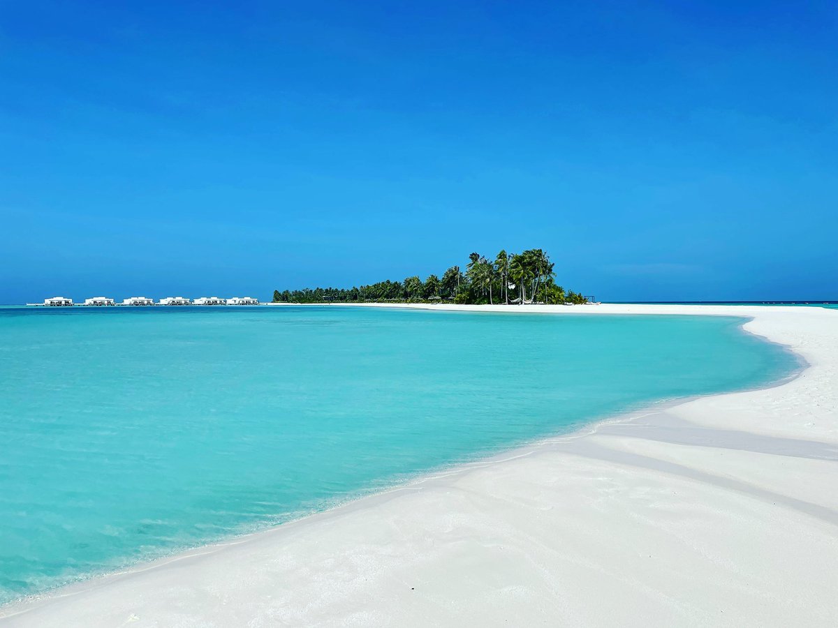 What a wonderful place #travelphotography #outdoors #sunshine #photographylovers #beach #NaturePhotography #beachlife #sunny #Chillout #nature #traveling #beachlife #beautifuldestinations #worldtravel